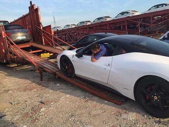一般托運(yùn)一輛汽車(chē)需要多少錢(qián)呢？